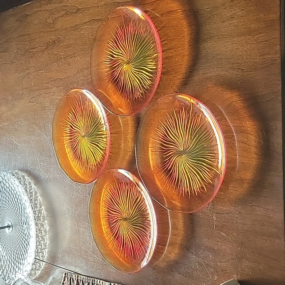 Vintage Amberina Starburst Plates set of 4 - Picture 2 of 6